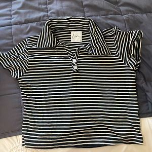 Cropped stripe shirt.